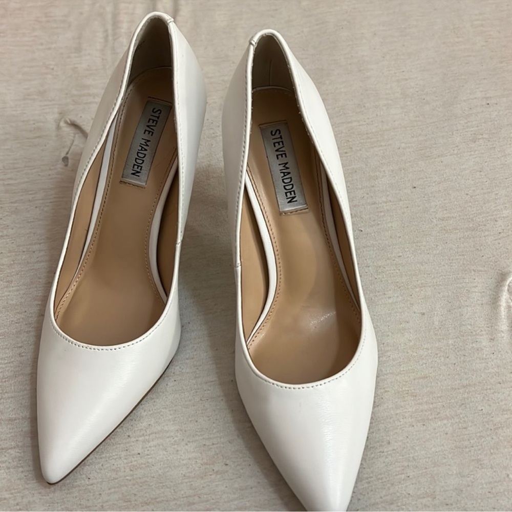 Steve Madden shoes size 8 style thrive white leather